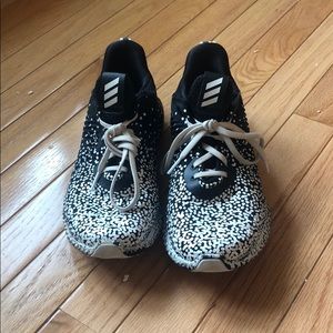 Adidas alpha bounce size 6